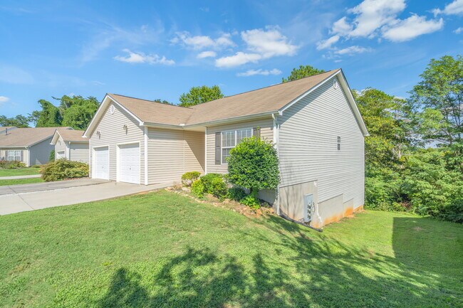 Foto del edificio - 1034 Brittany Deanne Ln