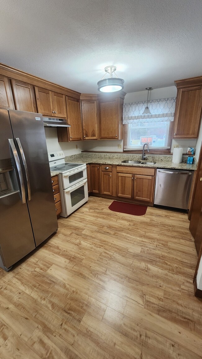 Building Photo - 161 Riviera Dr