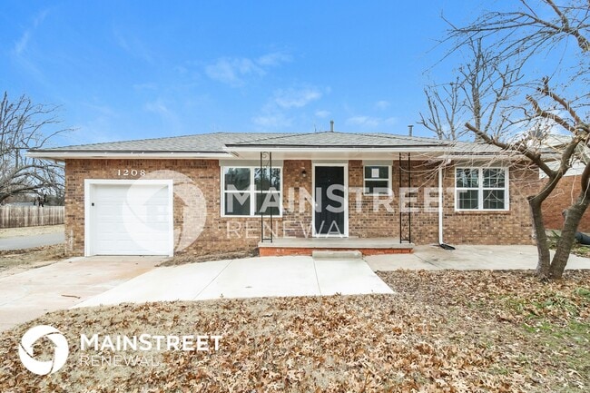 Building Photo - 1208 Tim Holt Dr