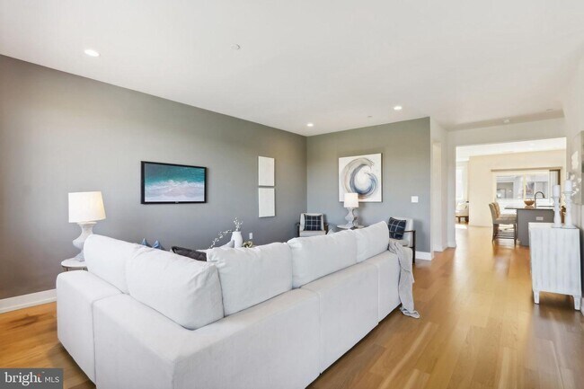 Foto del edificio - 506 Lakeview Ct