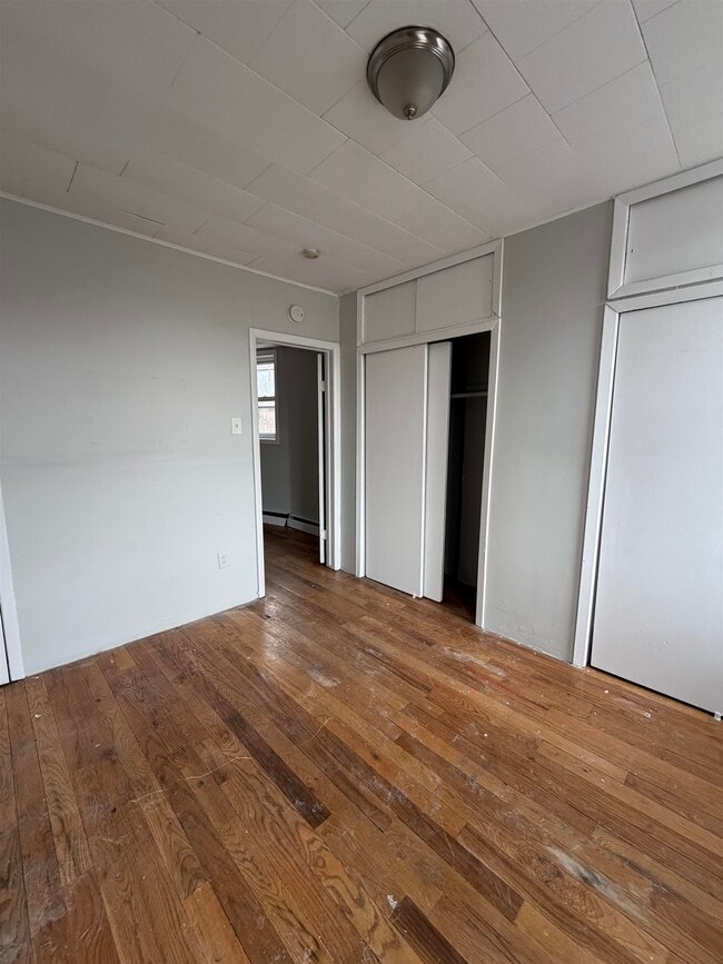 Foto del edificio - 187 Beacon Ave