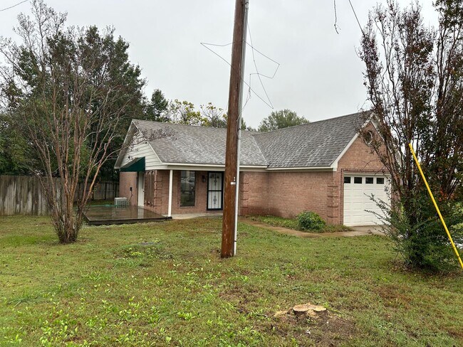 Foto del edificio - 6589 Pleasant Acres Dr