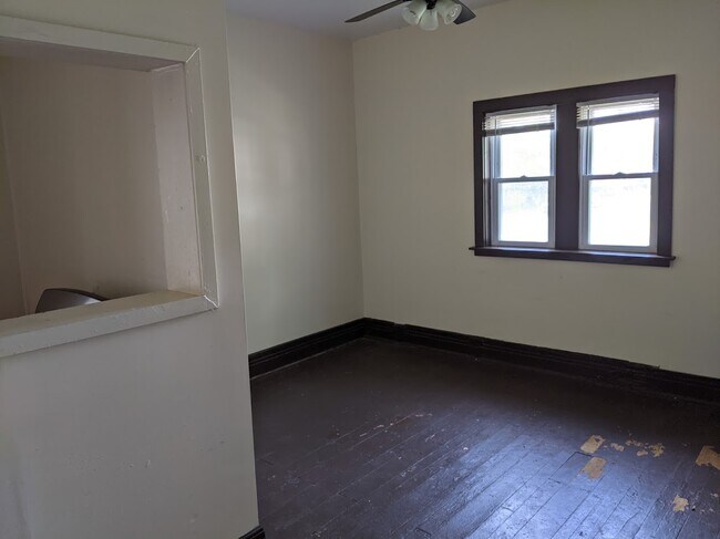 Building Photo - 878 Prospect Ave