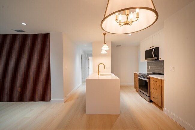 Foto del edificio - 1550 S Greenway Dr