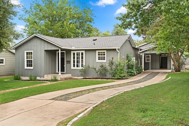 Building Photo - 5212 Valley Oak Dr