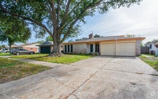 Building Photo - 9334 Golden Wood Ln