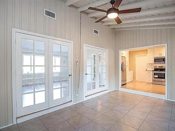 Foto del edificio - 622 Myrtle Way S