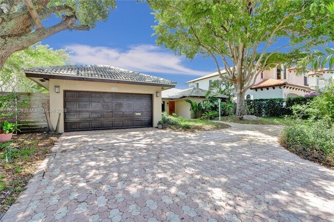 Foto del edificio - 3100 NE 56th Ct