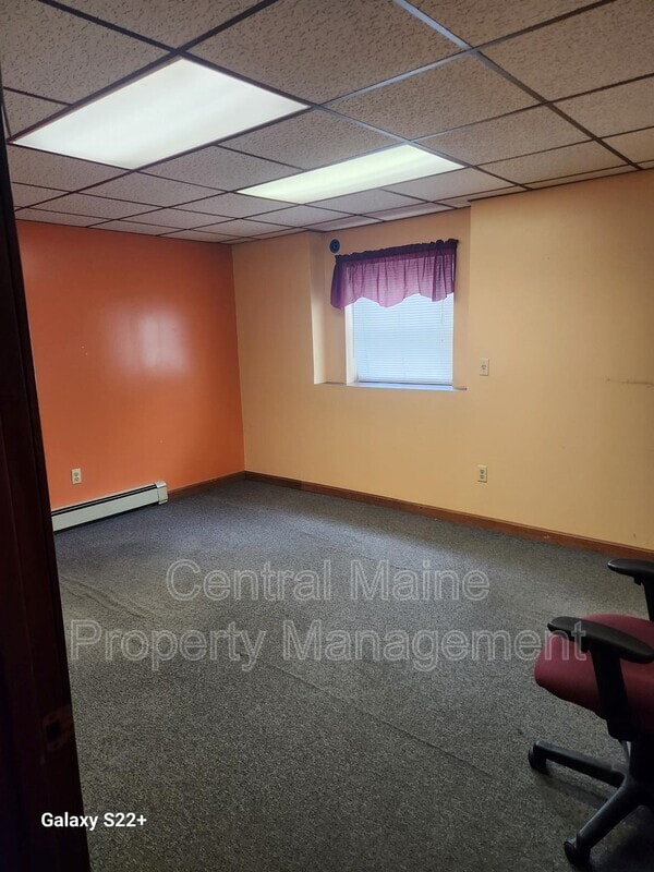 Building Photo - 571 Sabattus St