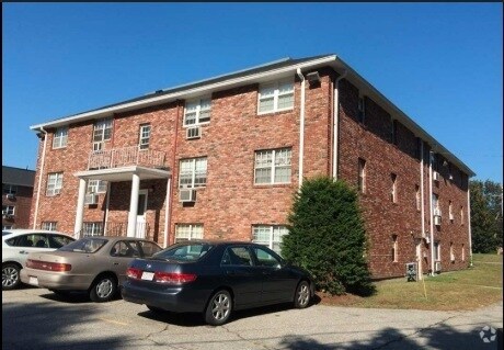 Building Photo - 424 Great Rd