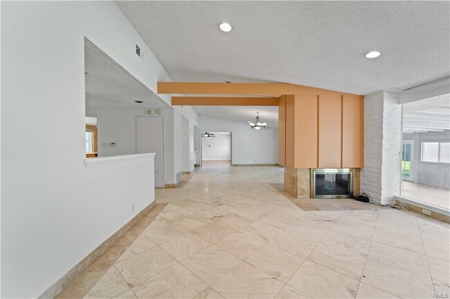Foto del edificio - 10435 Andora Ave