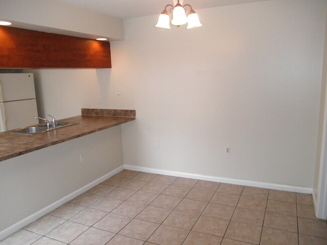 Building Photo - 731 Mill Valley Pl