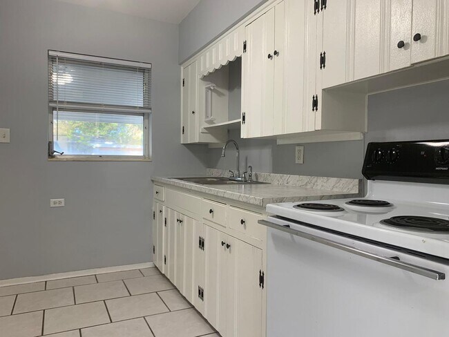 Building Photo - Marina District - 2 Bedroom 1 Bath