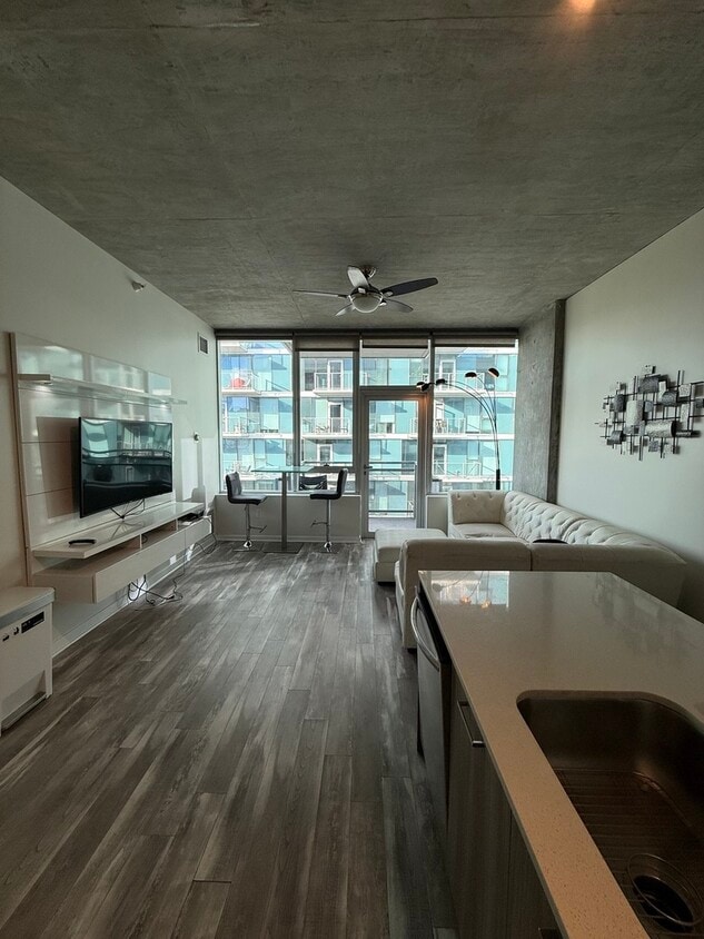 Foto principal - 1345 S Wabash Ave