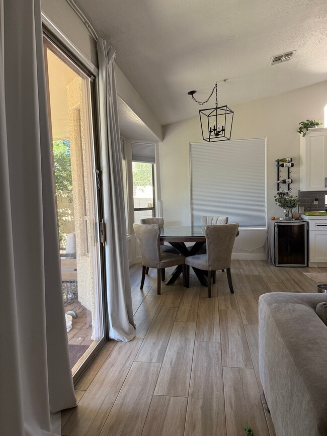 Foto del edificio - 14746 N 98th St