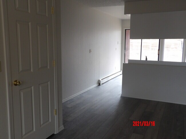 Foto del edificio - 487 Tracy Dr