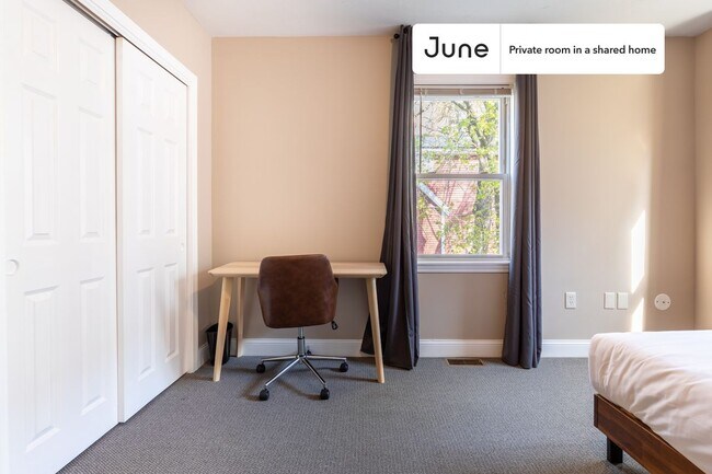 Foto del edificio - Room in Shared 4 bed/2 bath home