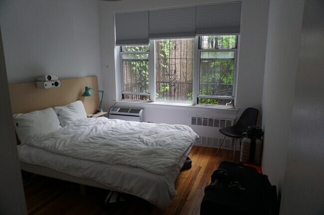 Foto del edificio - 328 E 77th St