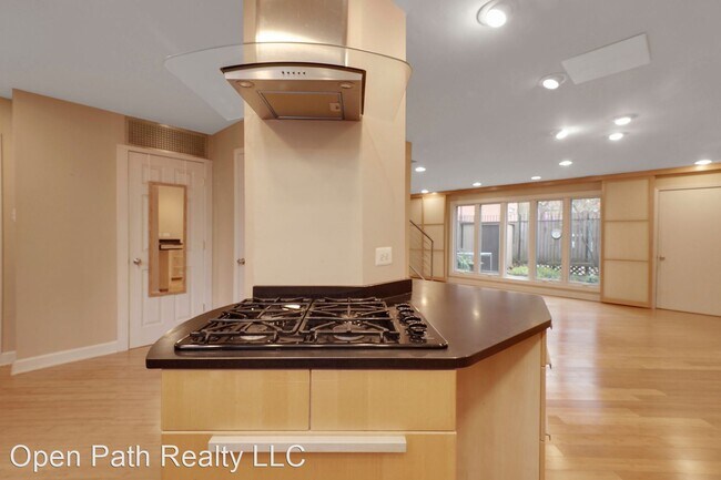 Building Photo - 854 S Park Terrace