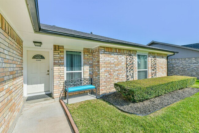 Foto del edificio - 3205 Brookhurst Ln