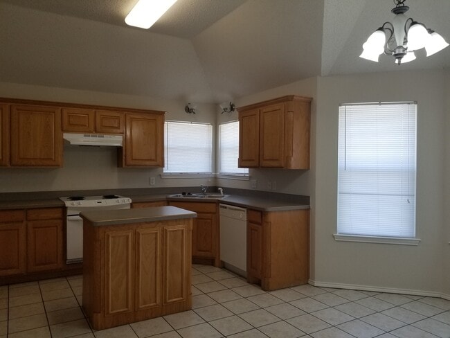 Building Photo - 1020 Rolling Meadows Dr