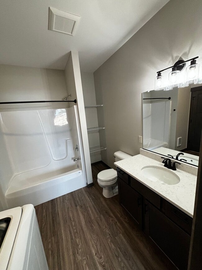 Interior Photo - Bartlett Crossing