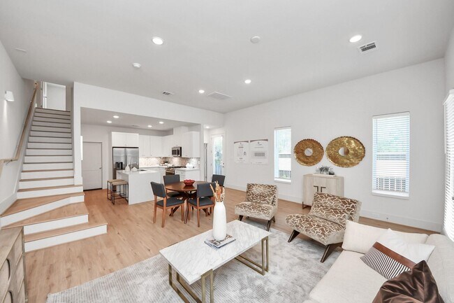 Foto del edificio - 1032 Glen Ln