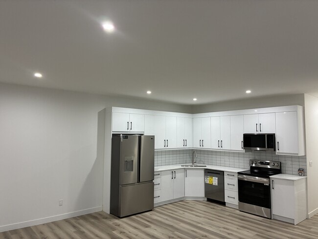 Photo du bâtiment - 7814-7891 91 St