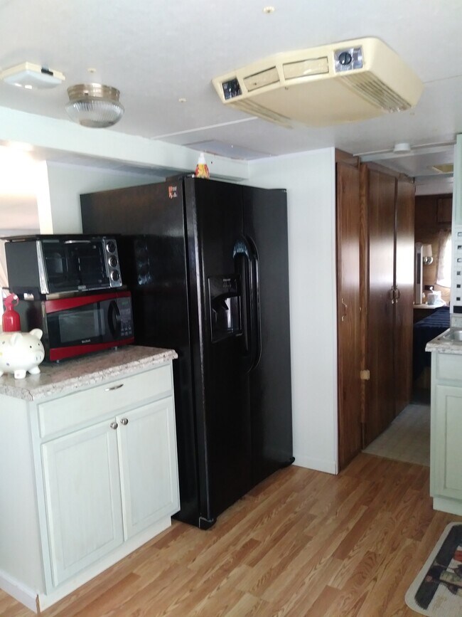 Foto del edificio - 3701 Baynard Dr