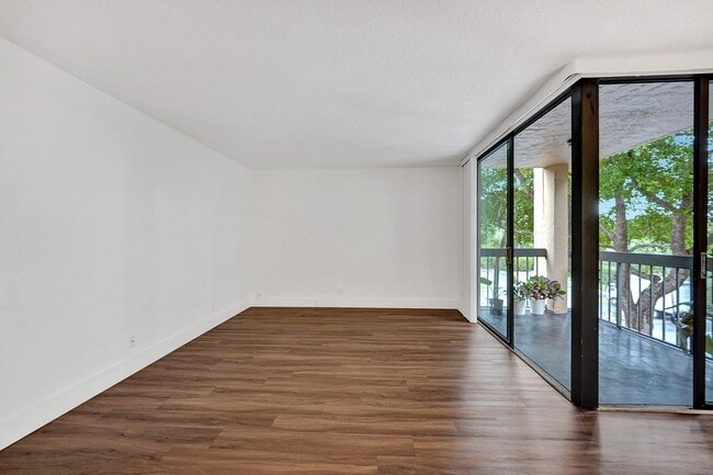 Building Photo - 450 Egret Circle Unit 9311