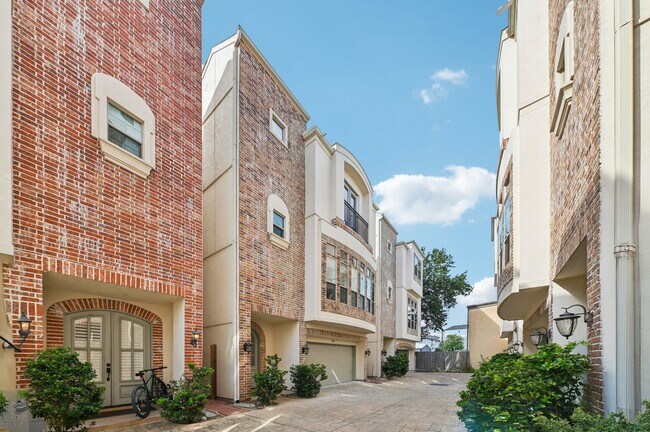 Foto del edificio - 5636 Kiam St