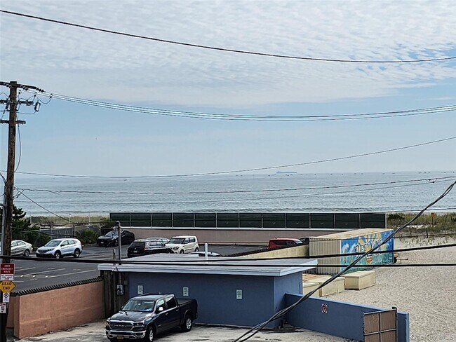 Foto del edificio - 67 Pacific Blvd