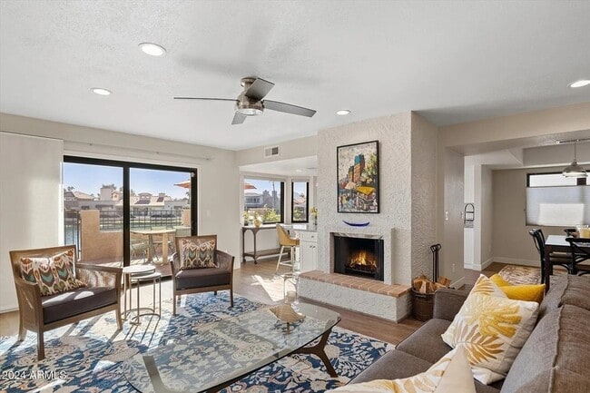 Building Photo - 8175 E Del Cuarzo Dr