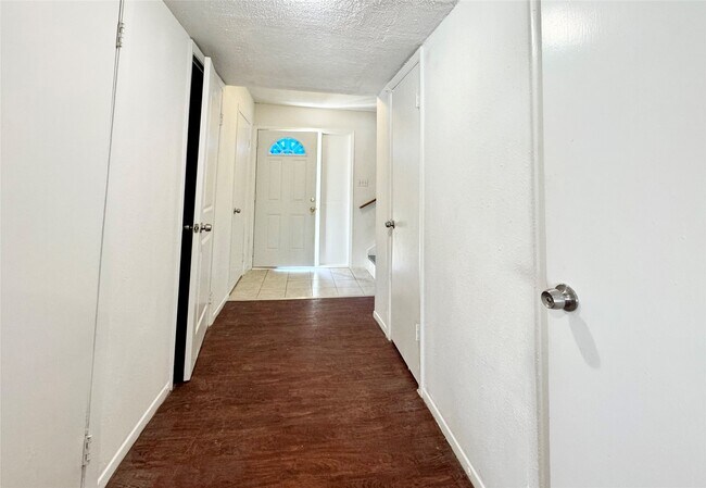 Building Photo - 1226 Montana St