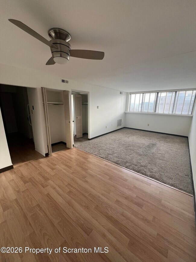 Foto del edificio - 220 Linden St