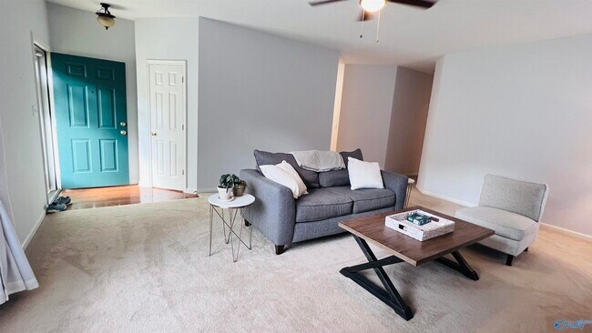 Foto del edificio - 407 River Bend Dr SW