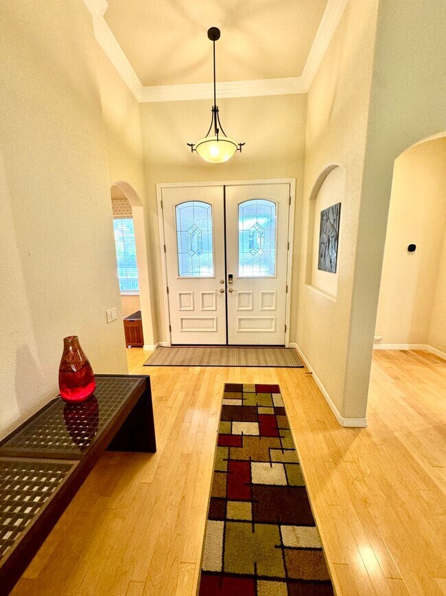 Building Photo - Springfield Home with a View - MUST BE 55 YEARS OF AGE