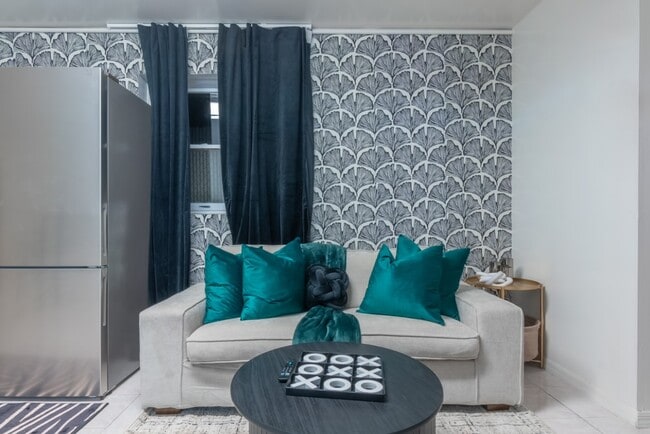 Building Photo - 95 Pennington St