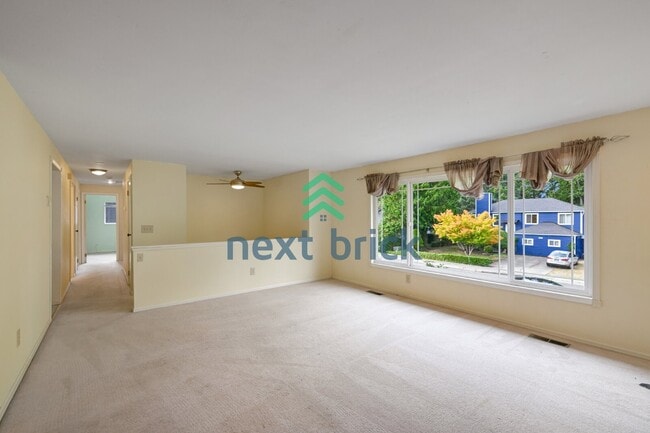 Building Photo - Spacious 4-Bedroom Retreat with 3 Full Baths in the Heart of Redmond – 2,490 Sq Ft of Comfort!