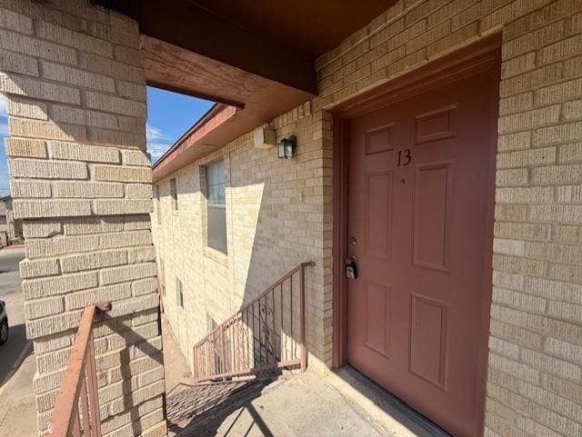Building Photo - 1502 E San Pedro St