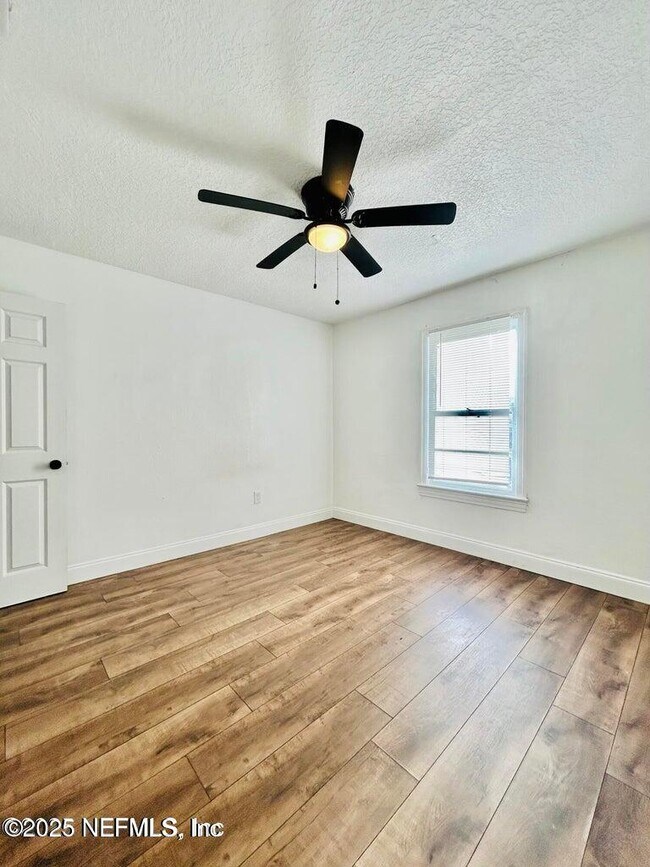 Foto del edificio - 7537 Oakwood St