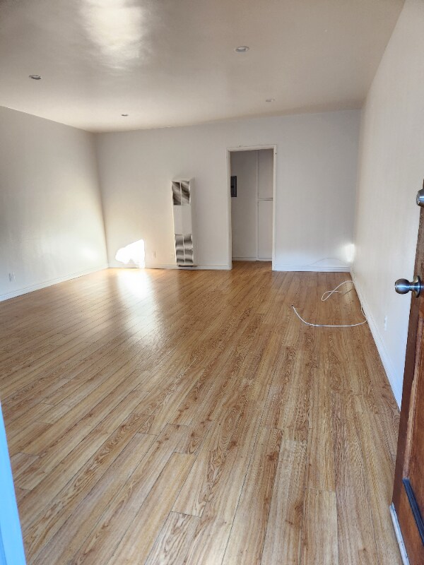 Primary Photo - 17620 Burbank Blvd