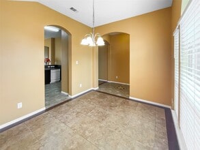 Building Photo - 9303 Daisy Cove Ln