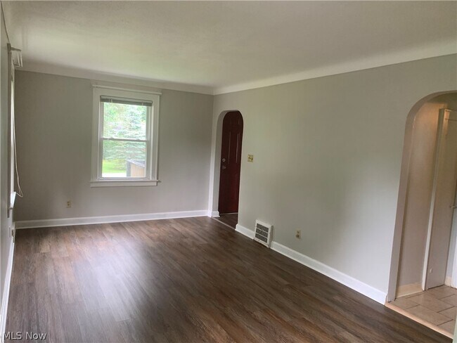 Foto del edificio - 7404 Portage St