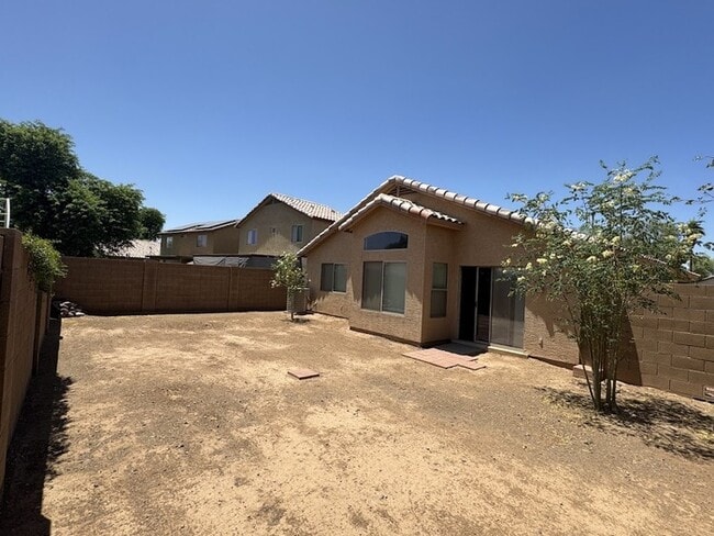 Building Photo - Laveen 3 bedroom