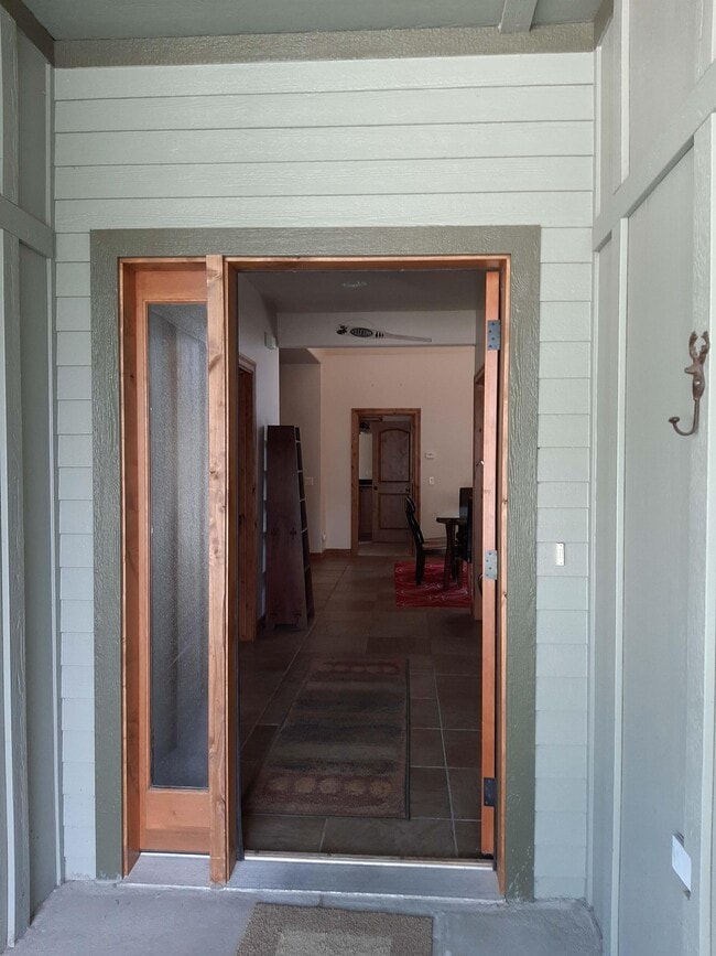 Building Photo - 135 Eaton Dr