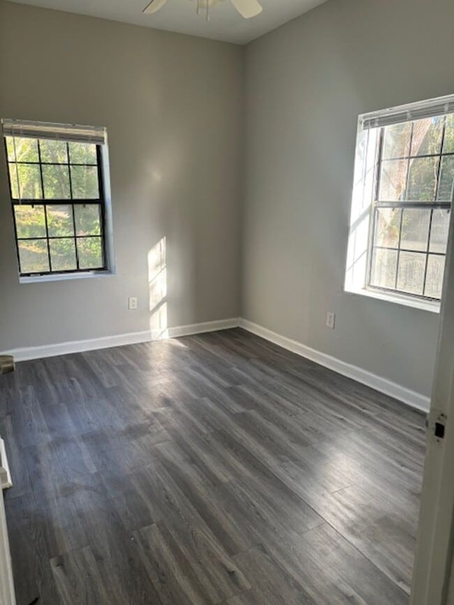 Photo - Cozy Three Bedroom, 1 Bath Home - Across t...