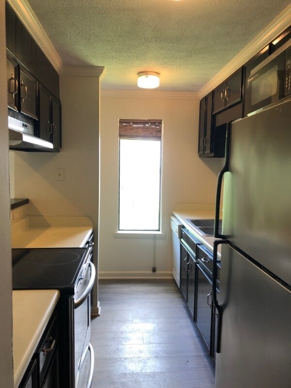 Building Photo - 3300 Pawnee Ave S
