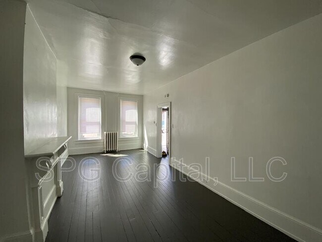 Foto del edificio - 839 E Market St