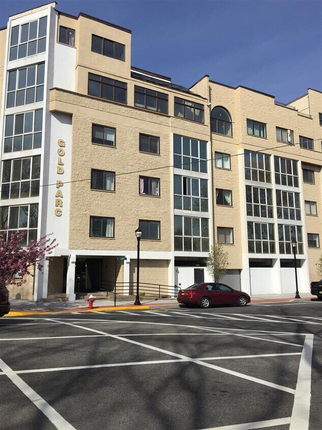 200 Paterson Plank Rd Unit 204, Union City, NJ 07087 Apartment for